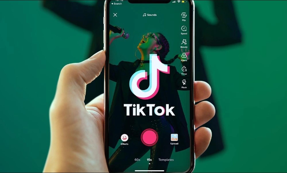 Bắt trend TikTok bằng video biến hình ấn tượng