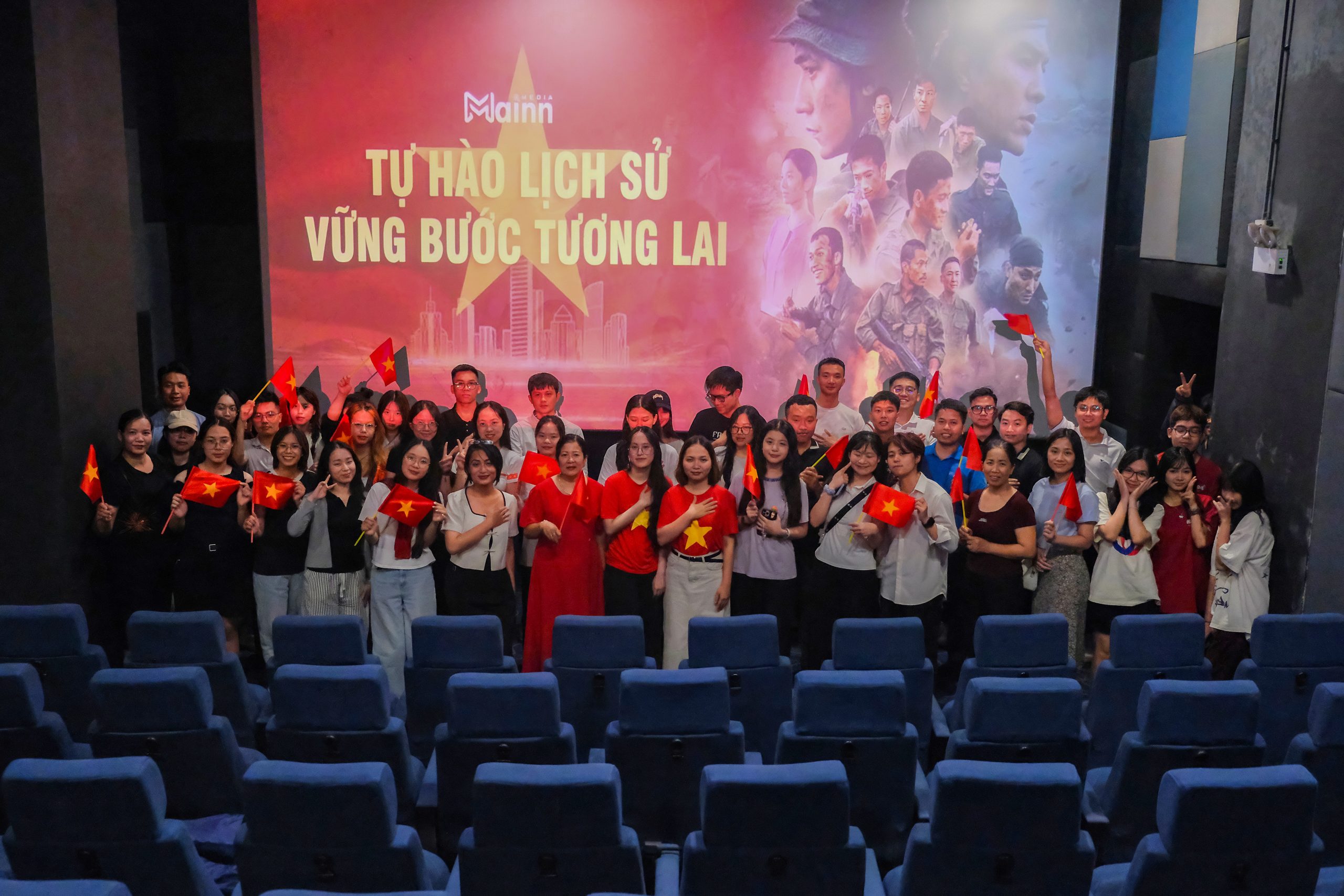 Mainn Media xem phim mưa đỏ