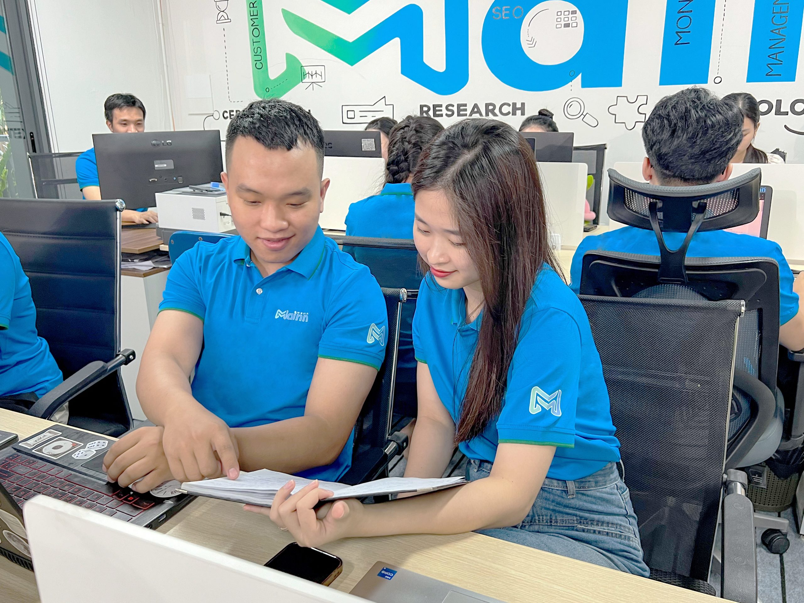 Ảnh team work - Mainn Media