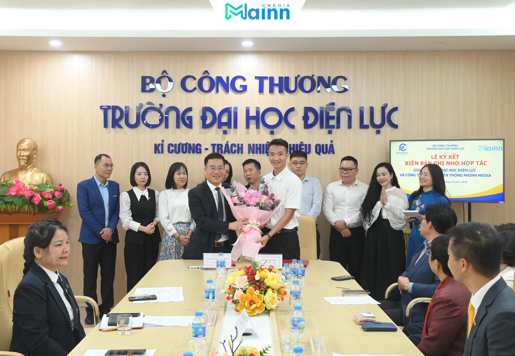 LỄ KÝ KẾT BIÊN BẢN GHI NHỚ HỢP TÁC (MOU) GIỮA MAINN MEDIA VÀ TRƯỜNG ĐẠI HỌC ĐIỆN LỰC