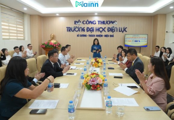 Lễ ký kết biên bản ghi nhớ hợp tác (MOU) giữa mainn media và trường đại học điện lực - 4
